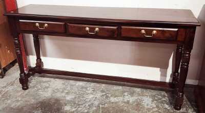 CONSOLE TABLE