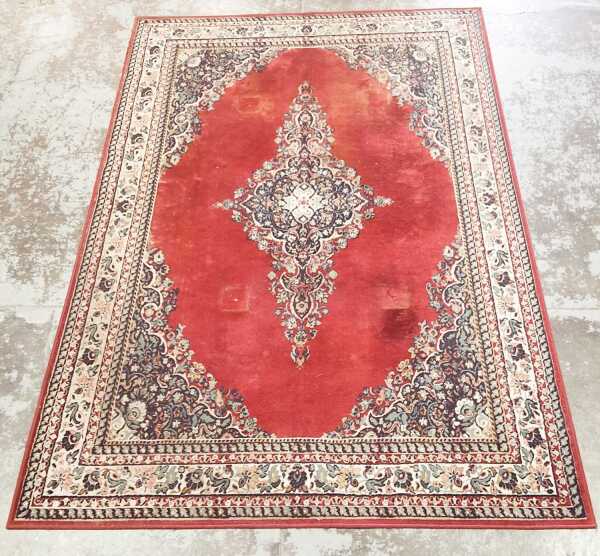 FLOOR RUG