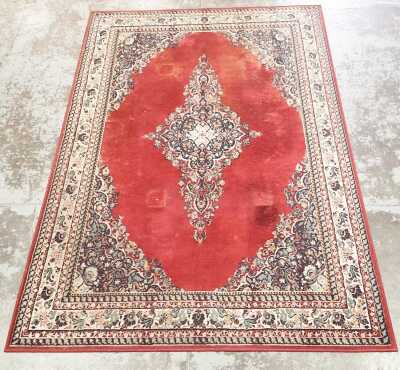 FLOOR RUG