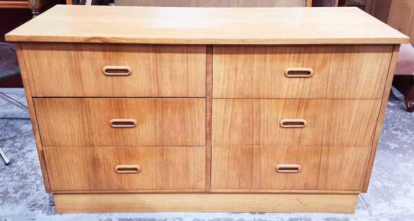 CHEST OF DRAWERS