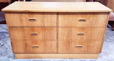 CHEST OF DRAWERS