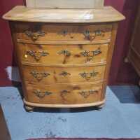 STRIPPED PINE CHEST