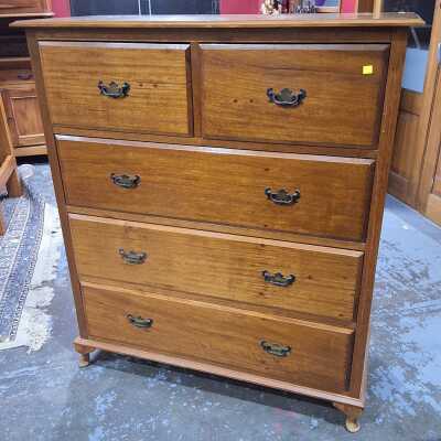 CHEST OF DRAWERS