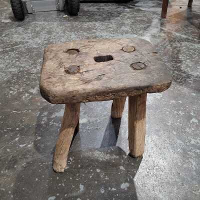 MILKING STOOL