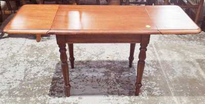 OCCASIONAL TABLE