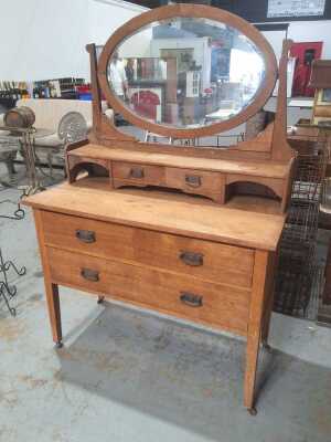 DRESSING CHEST
