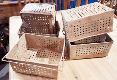 DIPPING TRAYS