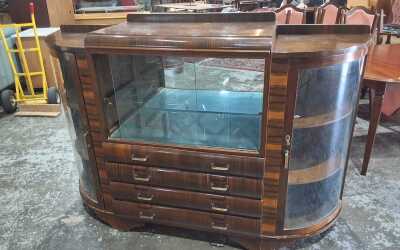 DRINKS CABINET