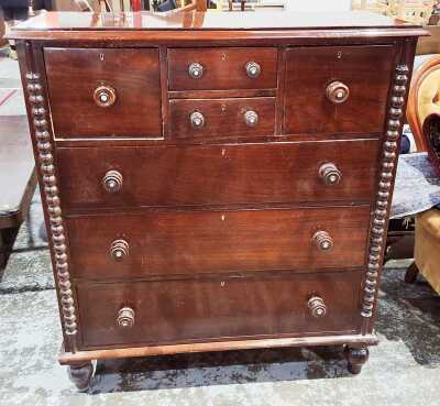 CHEST OF DRAWERS