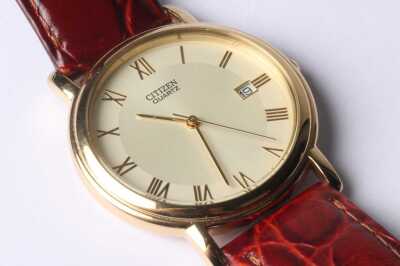 WRIST WATCH
