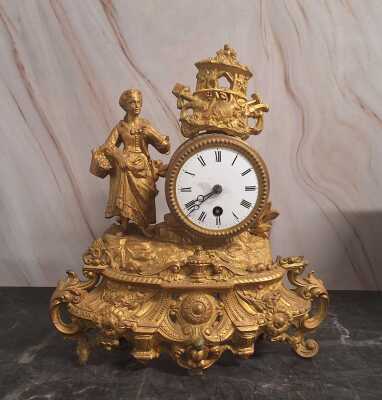 MANTEL CLOCK