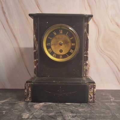 MANTEL CLOCK