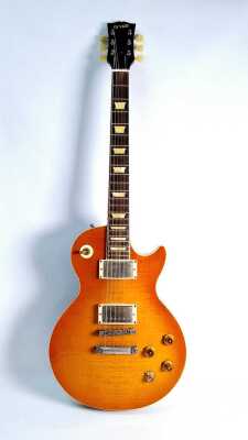 VINTAGE ELECTRIC GUITAR