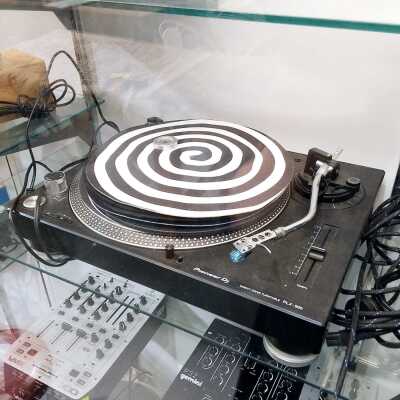 TURNTABLE