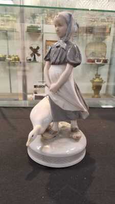GOOSE GIRL FIGURE