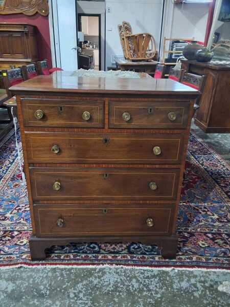 CHEST OF DRAWERS