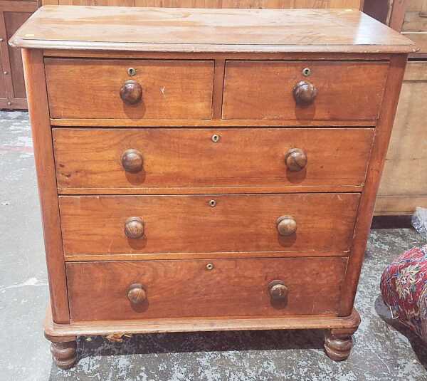 CHEST OF DRAWERS