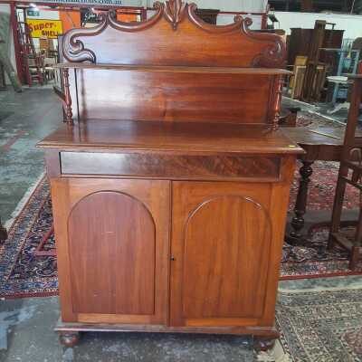CHIFFONIER