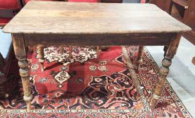 KITCHEN TABLE