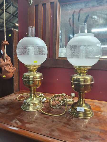 BEDSIDE LAMPS