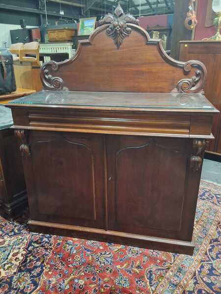 CHIFFONIER