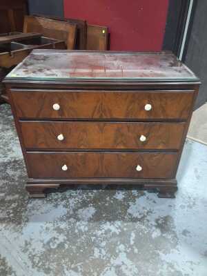 CHEST OF DRAWERS