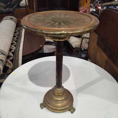 WINE TABLE