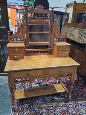 DRESSING CHEST