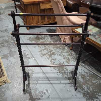 TOWEL RAIL