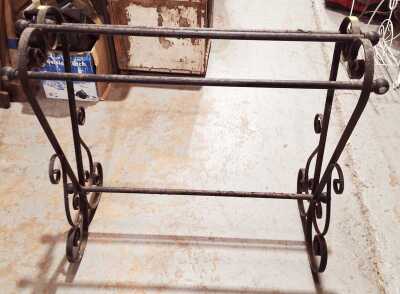 TOWEL RAIL