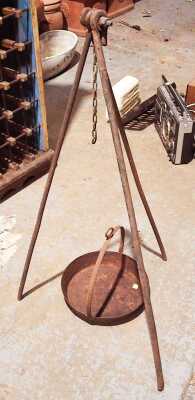 CAMPING TRIPOD
