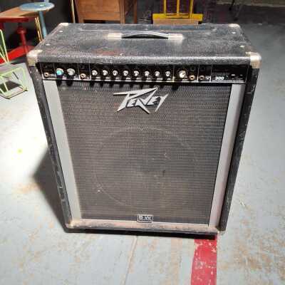 PEAVEY AMPLIFIER