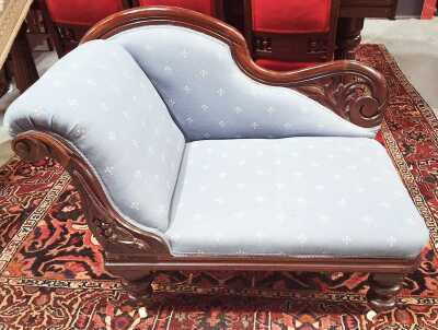 CHAISE