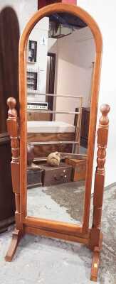 DRESSING MIRROR