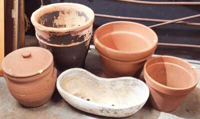 GARDEN POTS