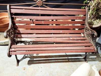 GARDEN BENCH