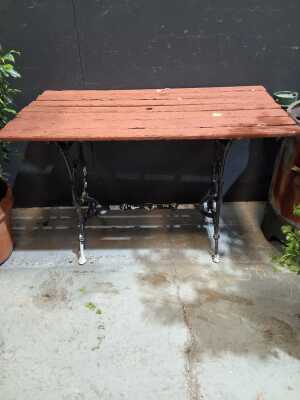 GARDEN TABLE