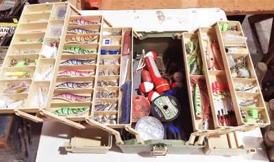TACKLE BOX