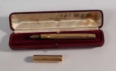 VINTAGE FOUNTAIN PEN