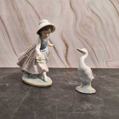 LLADR&Oacute; FIGURES