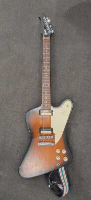 GIBSON FIREBIRD GUITAR