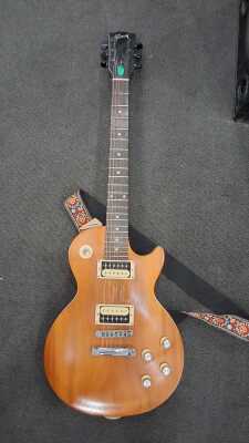 GIBSON LES PAUL GUITAR