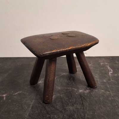 MILKING STOOL