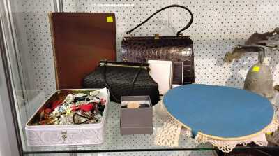 LADIES REQUISITES