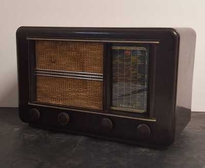 VINTAGE RADIO