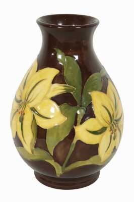 MOORCROFT BERMUDA YELLOW LILY VASE