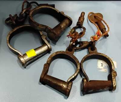 HAND CUFFS