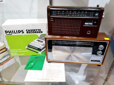 RADIOS & CASSETTE RECORDER