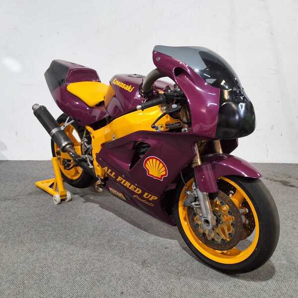 KAWASAKI ZXR750