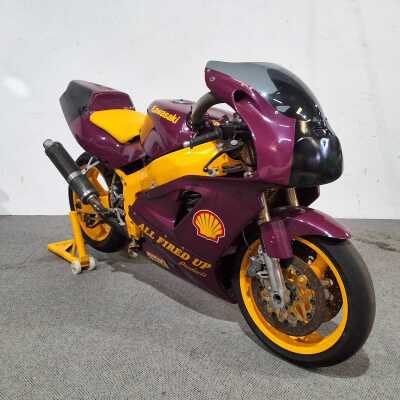 KAWASAKI ZXR750